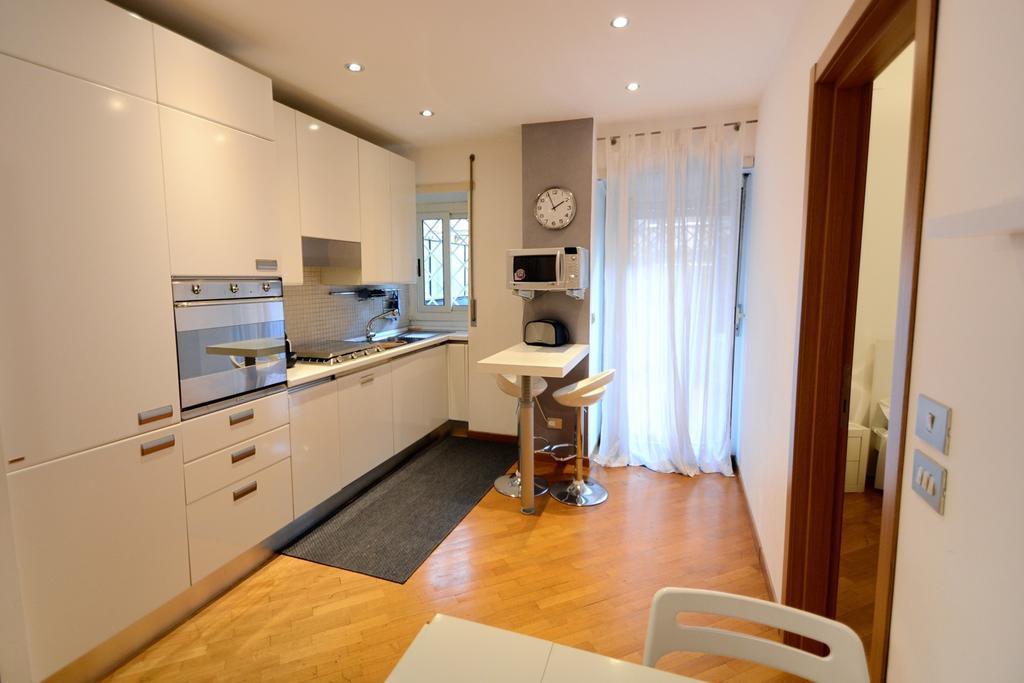 We Love It - Bestbnb Garbatella 로마 외부 사진